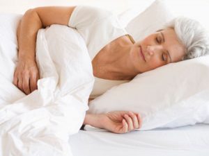 Mẹo chữa mất ngủ ở người cao tuổi không cần dùng thuốc