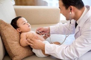 Viêm đường hô hấp cho trẻ khi giao mùa là căn bệnh thường gặp ở trẻ